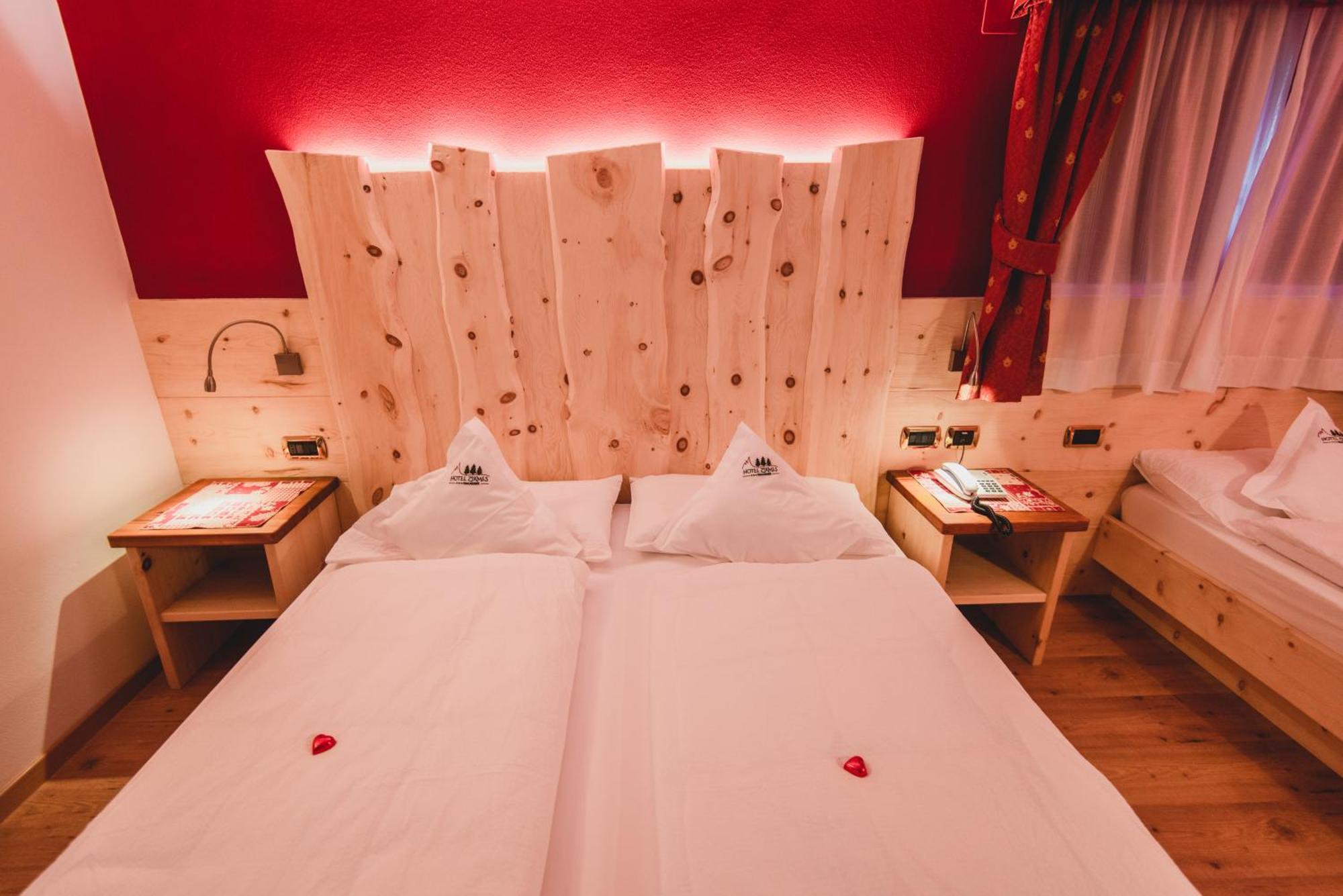 Hotel Zirmes Моена Екстериор снимка