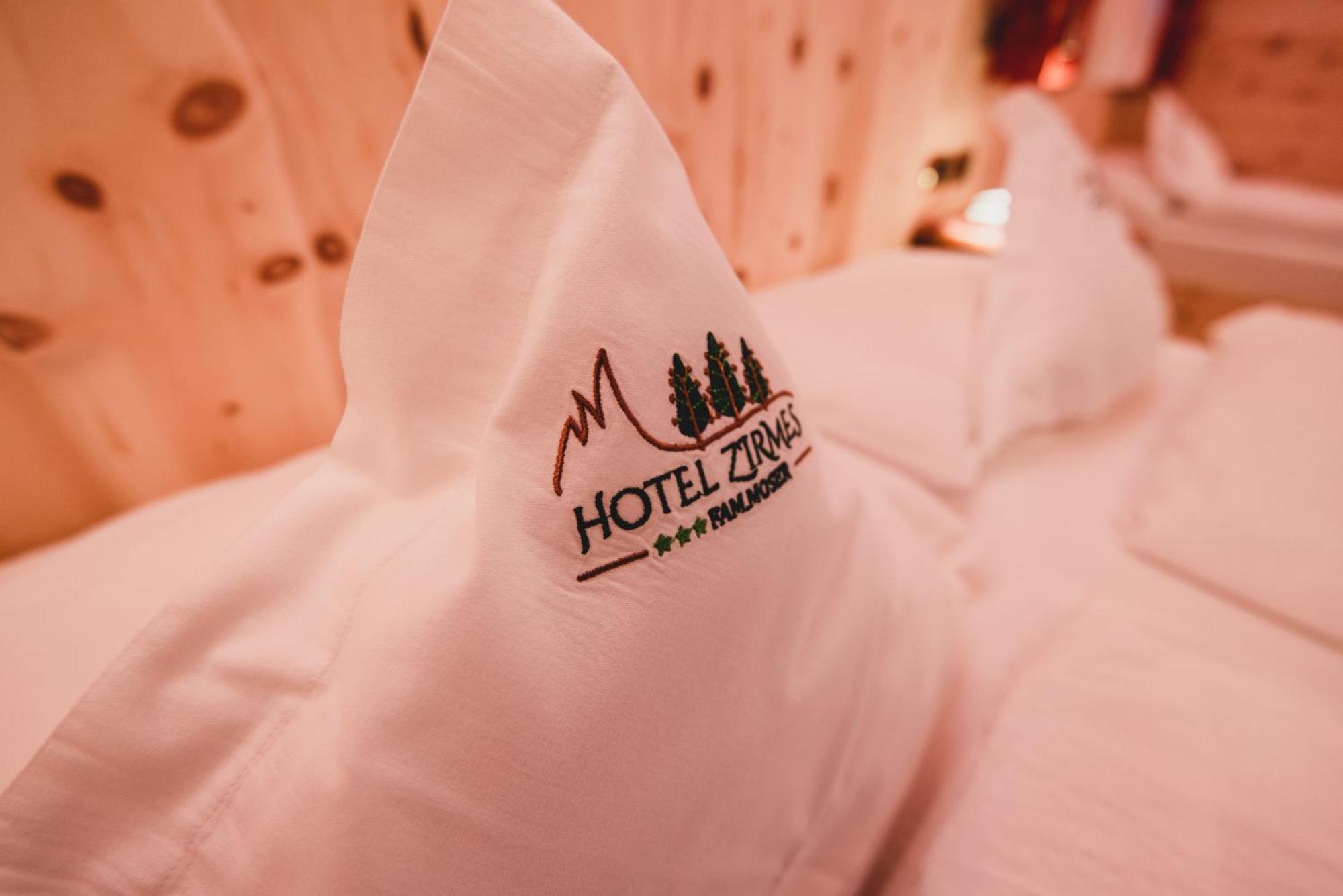 Hotel Zirmes Моена Екстериор снимка