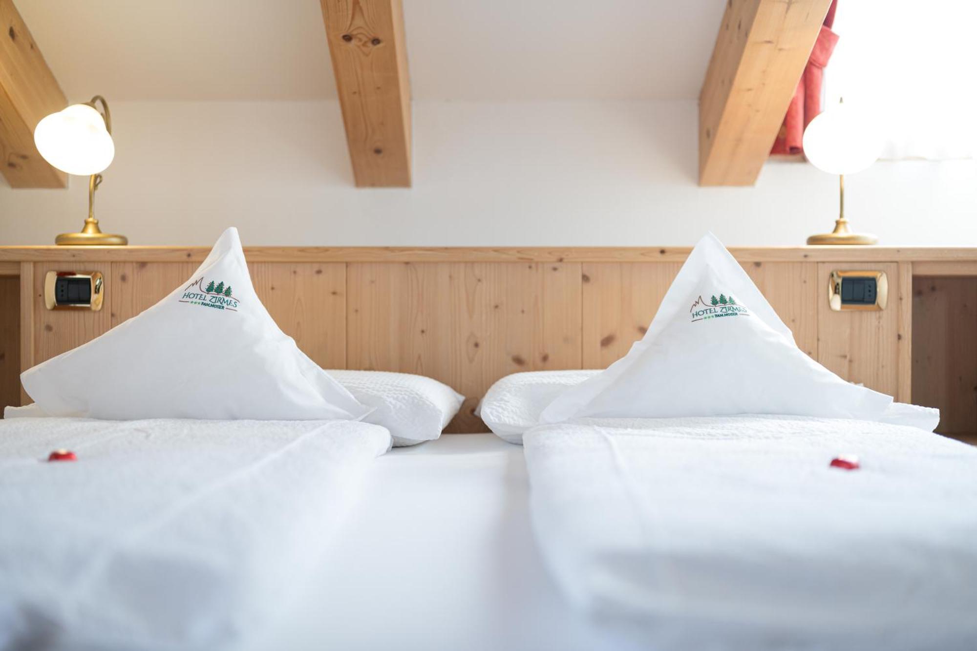 Hotel Zirmes Моена Екстериор снимка