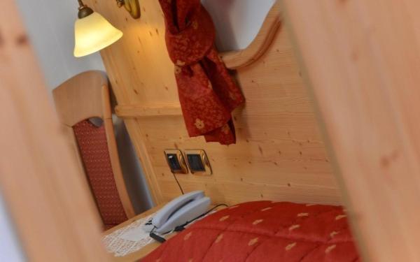 Hotel Zirmes Моена Екстериор снимка